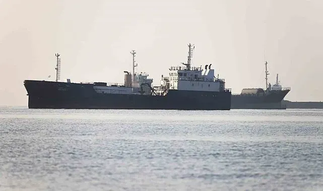 BM: "Tahliye çalışmaları kapsamında Hürmüz Boğazı'ndan 57 gemi geçti"