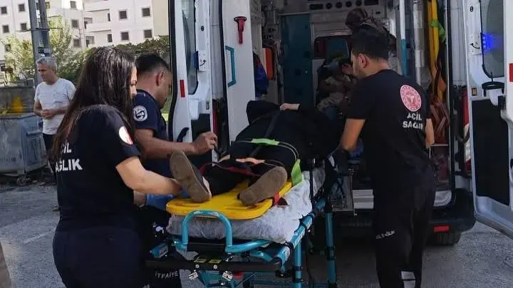 Hatay Dörtyol'da Otomobiller Çarpıştı: Üç Yaralı