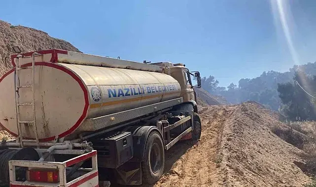 Nazilli Belediyesi ekipleri Bozyurt'taki yangın söndürme çalışmalarına destek veriyor
