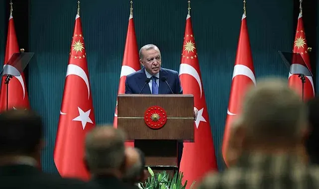 Cumhurbaşkanı Erdoğan: "Kılıç şakırtıları altında can alıp can vererek kendimize yurt eylediğimiz bu topraklarda kimseye ameliyat yaptırmayız"