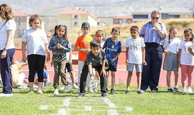 Erzincan'da bin öğrenci geleneksel oyunlar şenliğinde buluştu