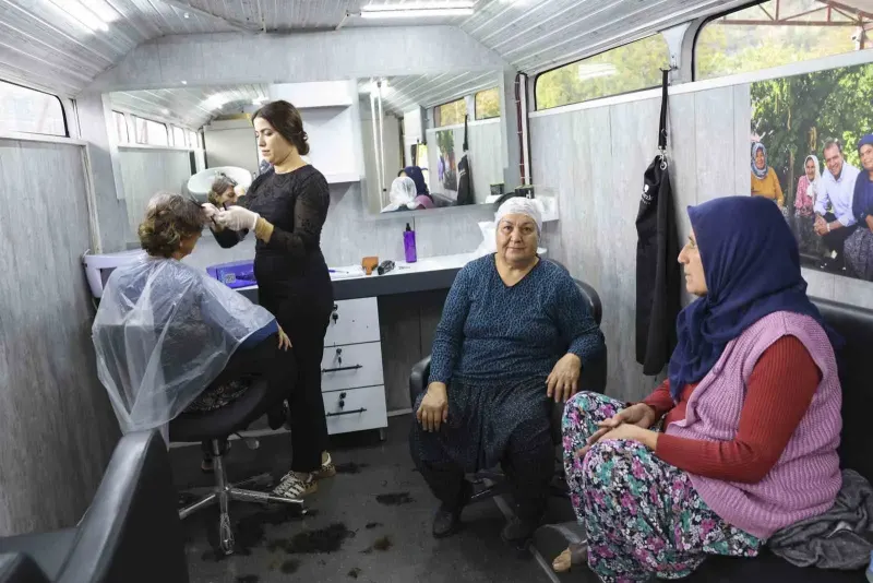 Mersin'de Kırsal Mahalleler İçin Başlatılan Mobil Kuaför Hizmeti Binlerce Kişiye Ulaştı