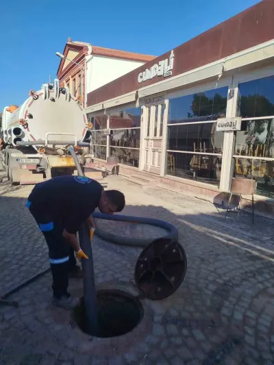 BASKİ Ekiplerinden Ayvalık'ta Kapsamlı Kanalizasyon Temizliği