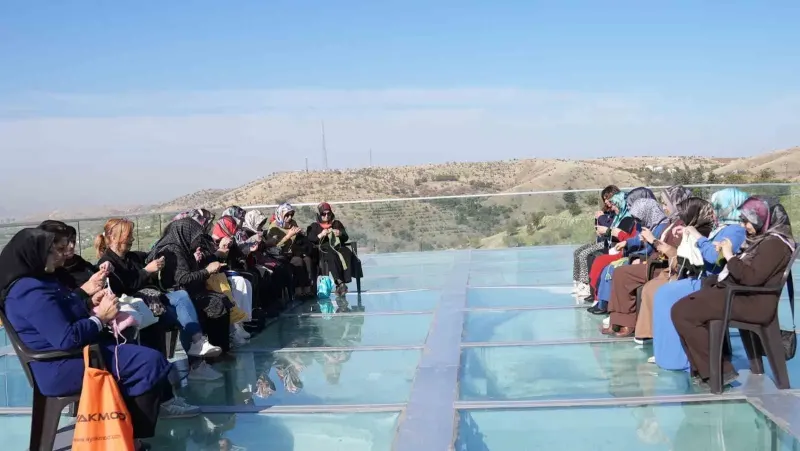 Harput Cam Seyir Terası’nda El Emekleri Manzarayla Buluştu