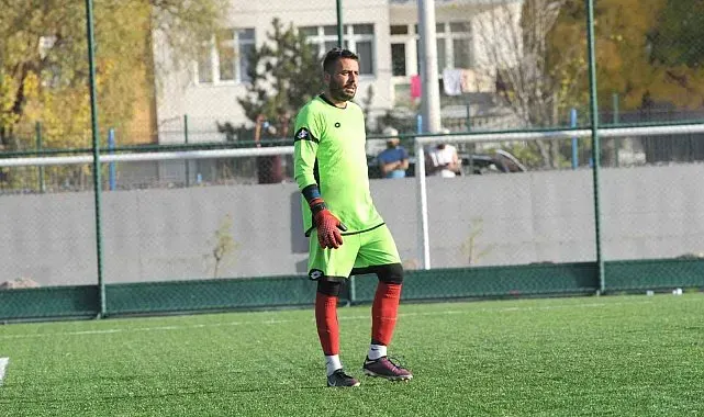Baykal Altay futbolu bıraktı