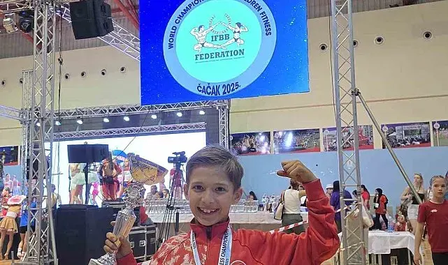 8 yaşında şampiyon, 10 yaşında yazar oldu
