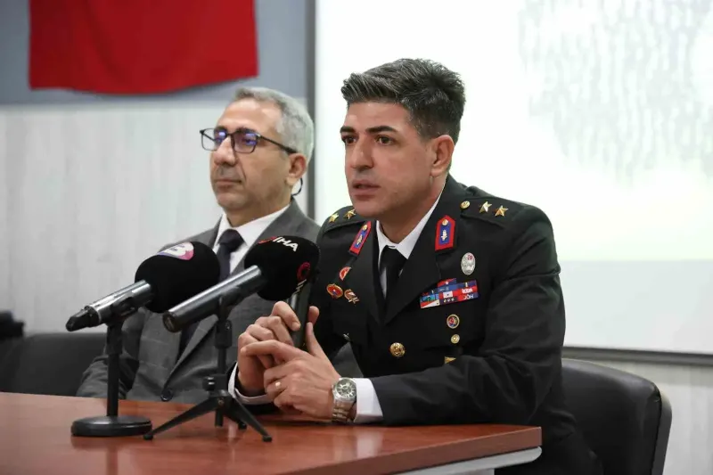 Gazi Üsteğmenden Şehit Babasına Anlamlı Saygı