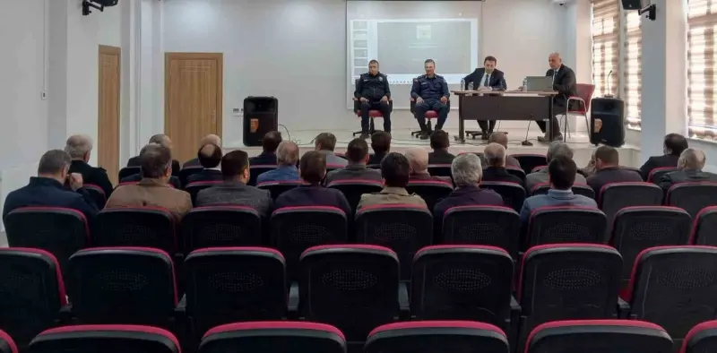 Bayburt Aydıntepe İlçesinde Muhtarlar İçin İstişare Toplantısı Düzenlendi