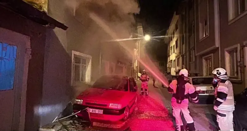 Kütahya'da Üç Katlı Binada Çıkan Yangında Bir Kişi Hayatını Kaybetti