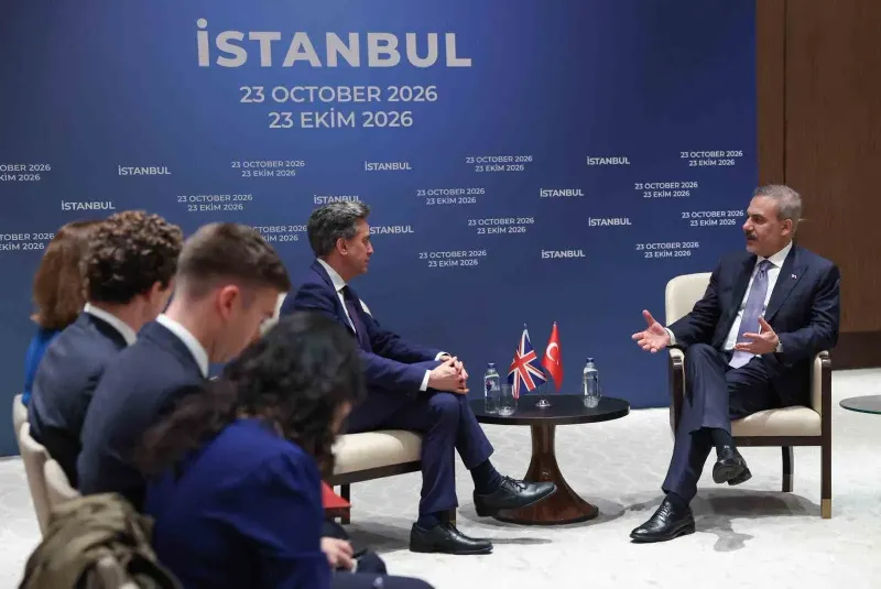 Dışişleri Bakanı Hakan Fidan, İngiliz Mevkidaşı Ed Miliband İle İstanbul'da Görüştü