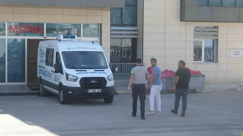 Antalya'da Tekne Turunda Kaybolan Tatolcunun Cansız Bedenine Ulaşıldı