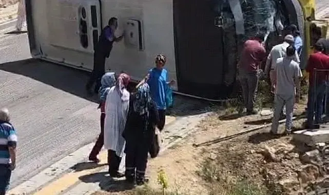 Kontrolden çıkan halk otobüsü devrildi: 1 yaralı