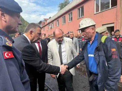 Zonguldak Valisi Hacıbektaşoğlu Maden Kazası Sonrası Yaralı İşçileri Ziyaret Etti