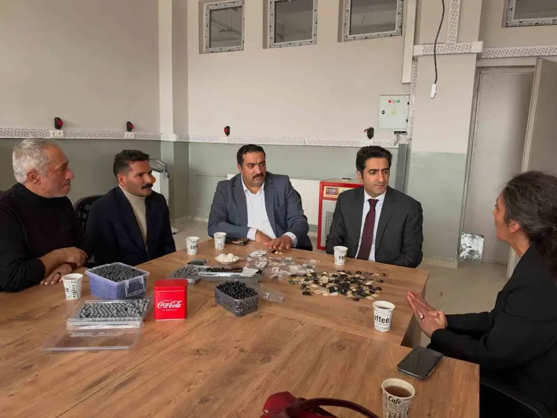 Sarıkamışın Doğal Obsidyen Taşı Kadınların Emeğiyle Sanata Dönüşüyor