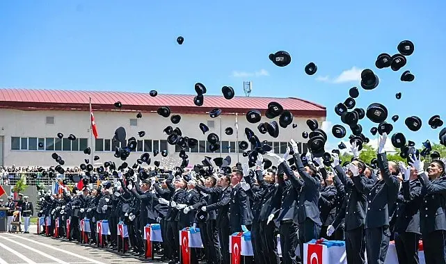 Erzurum'da 32. dönem polis adayları mezun oldu