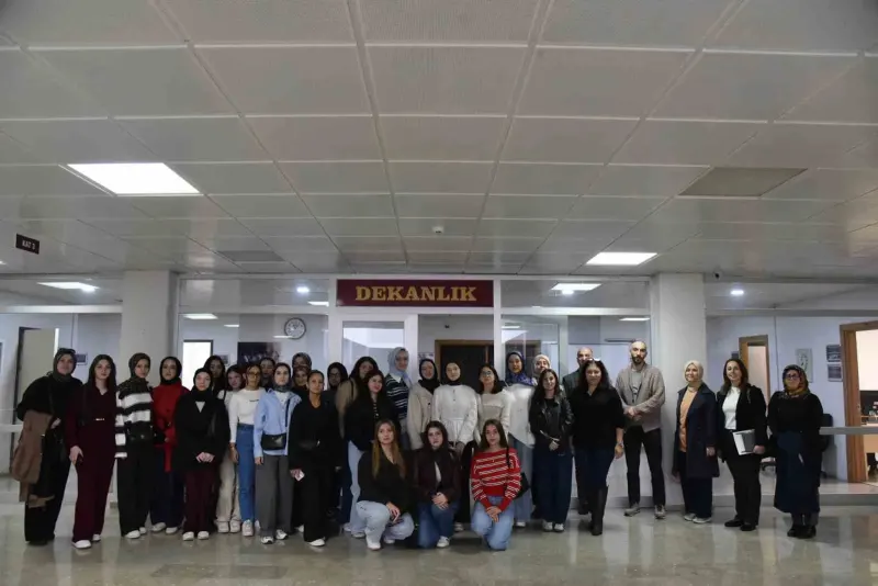 Lise Öğrencileri Düzce Üniversitesi'ni Ziyaret Etti