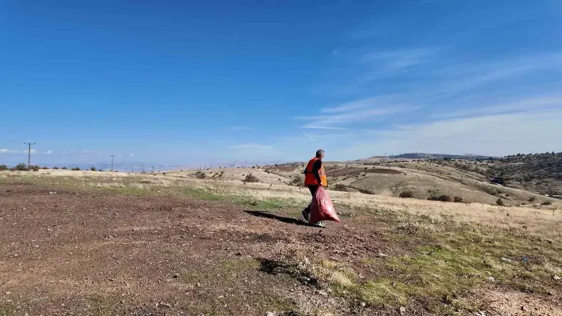Elazığ Belediyesi Tarafından Sokak Hayvanlarına ve Yaban Hayatına Kış Desteği