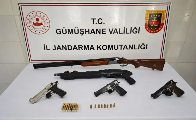 Gümüşhane'de Jandarmadan Kaçak Silah Ve Alkol Operasyonu