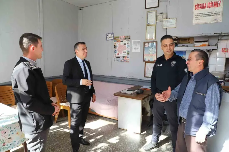 Demirci Kaymakamı Bayram Cuma Ziyaretlerinde Esnafla Buluştu