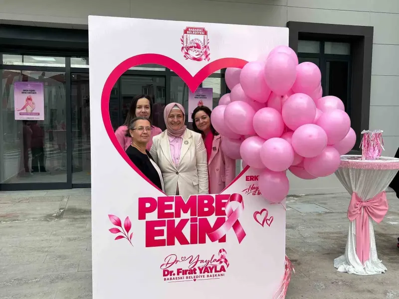 Babaeski'de Pembe Balonlarla Meme Kanseri Farkındalığı Oluşturuldu