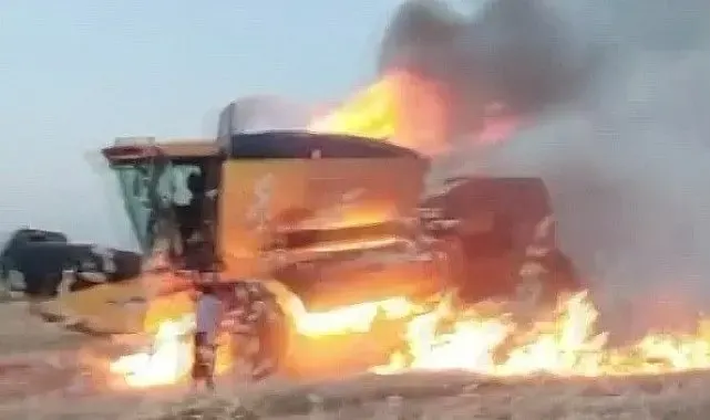 Biçerdöver alev alev yandı