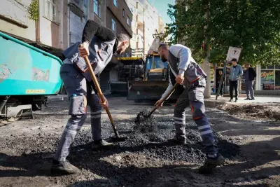 Diyarbakır'da Cadde Yenileme Çalışmaları Kapsamında Binlerce Ton Asfalt Serilecek