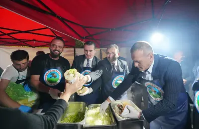 Pendik'te Karadeniz Rüzgari Esti: 2.4 Ton Hamsi Dagitildi