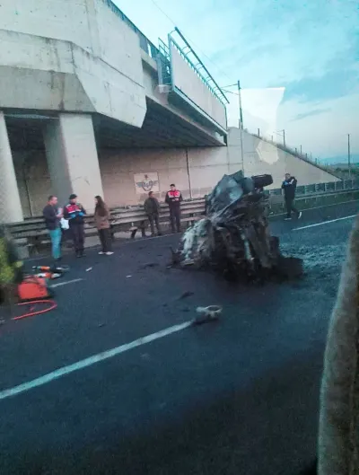 Ankara Polatlı’da Refüje Çarpan Otomobil Alev Aldı: Sürücü Hayatını Kaybetti