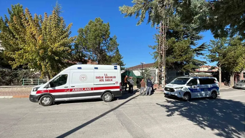 Karaman'da Çatı Tamiri Sırasında Düşen İşçi Yaralandı