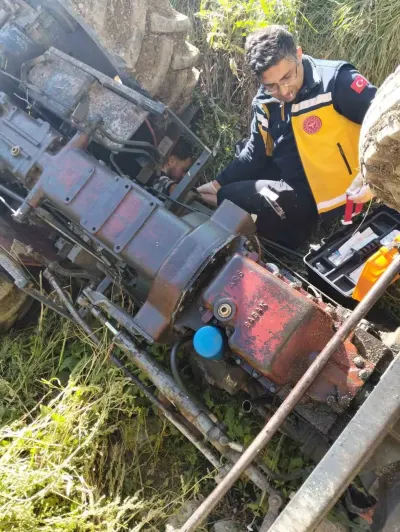 Afyonkarahisar Şuhut İlçesinde Traktör Kazası Üç Yaralı