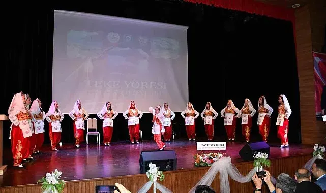 Vezirköprü'de Türk Halk Oyunları Gösterisi