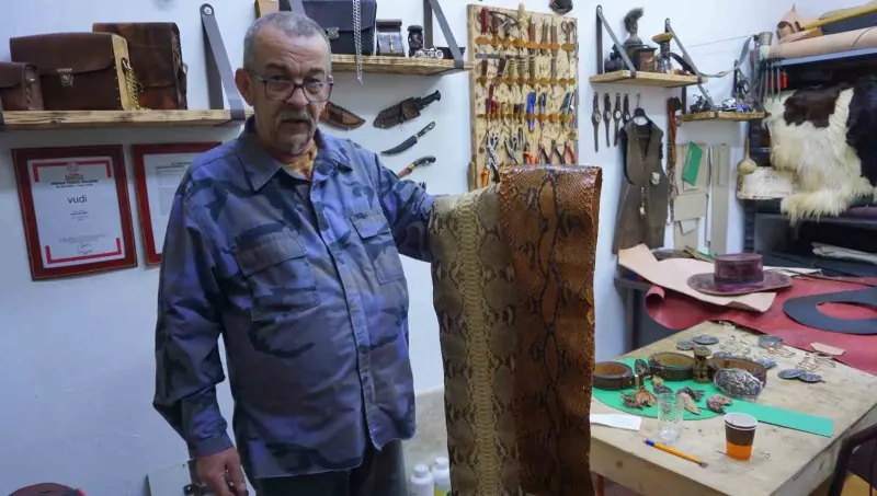 İzmir’de Geleneksel Deri İşçiliği Fabrikasyona Karşı Direniyor