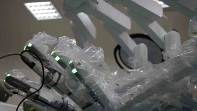 Muş'ta Bin Dört Yüz Kilometre Uzaktan Robotik Rahim Alma Operasyonu