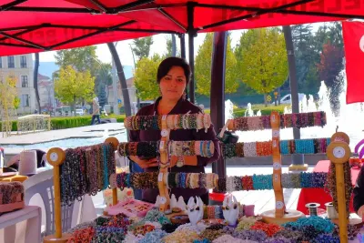 Bolu Kent Meydanı'nda Kadınların El Emeği Ürünleri Sergileniyor