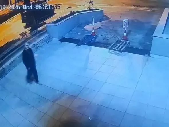 Antalya’da Otomobilini Park Edip Ayakkabısız Uzaklaşan Genç 4 Güçtür Aranıyor
