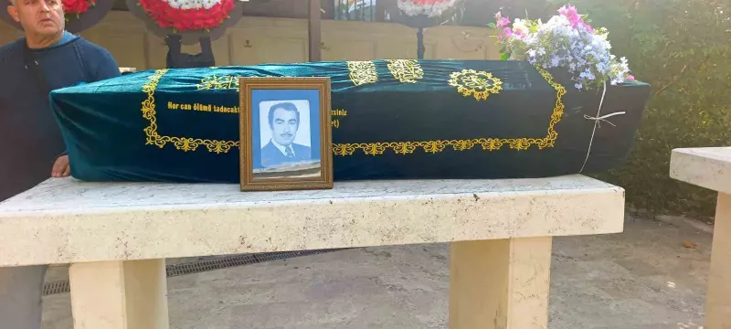 Aliağa Eski Belediye Başkanı Ali Ayhan Bayrak Son Yolculuğuna Uğurlandı