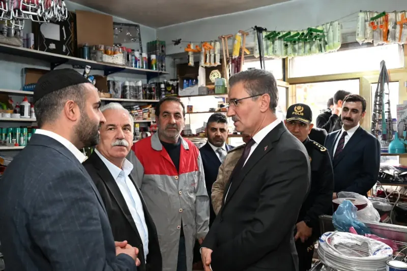 Erzurum Valisi Aydın Baruş Karayazı İlçesinde Esnafın Taleplerini Dinledi