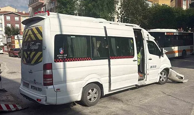 Biri işçi servisi toplam 4 aracın karıştığı kazada 9 kişi yaralandı
