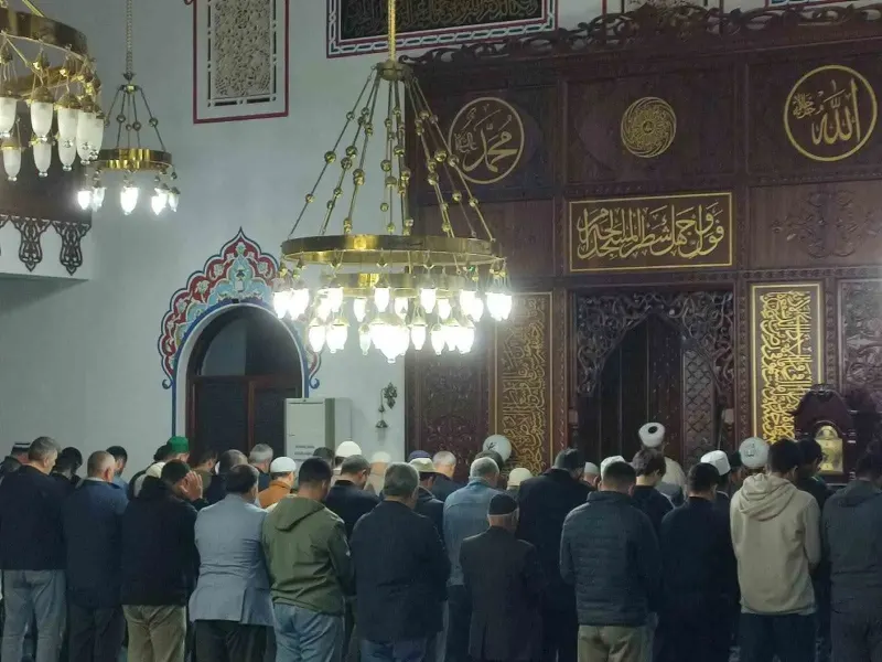 Aydın Efeler'de Düzenlenen Sabah Namazı Buluşmasında Cemaat Saf Tuttu