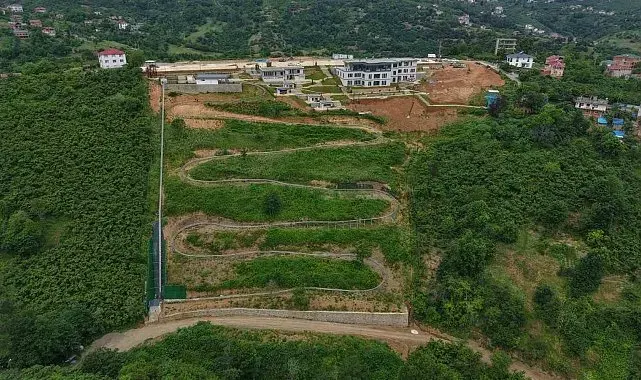 40 kilometre hız, 850 metrelik parkur; Karadeniz'in en uzun dağ kızağı Trabzon'da hizmete giriyor