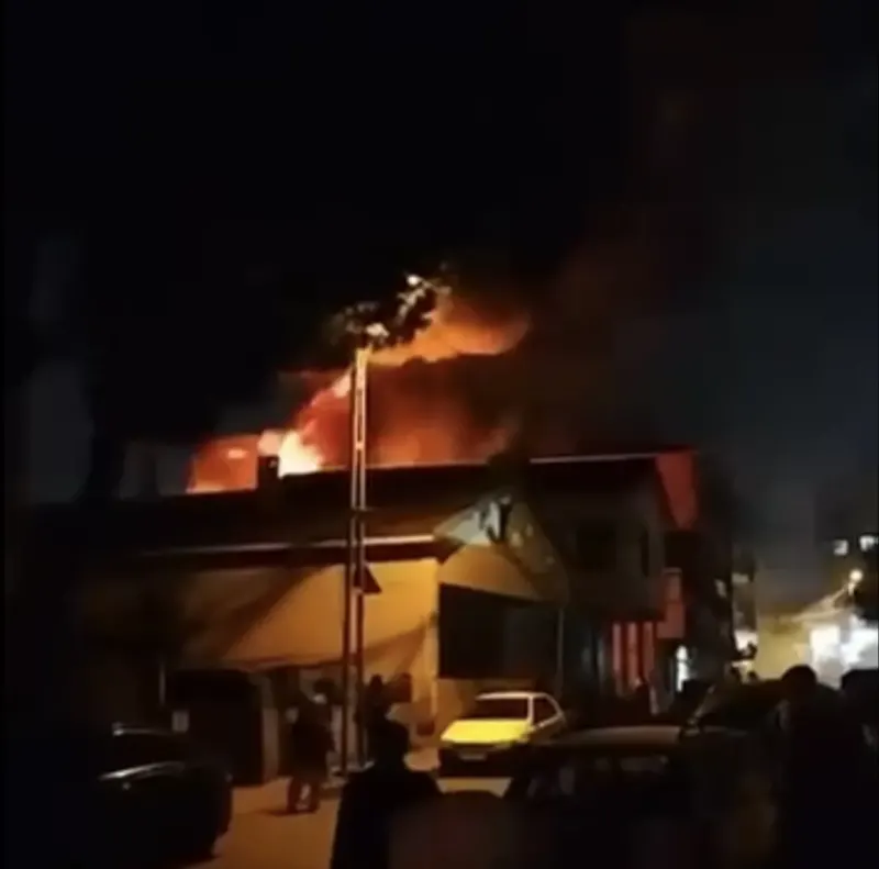 Beykoz'da Kulübede Başlayan Yangın İki Binaya Sıçradı