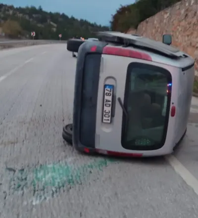 Karabük Eskipazar Yolunda Otomobiller Çarpıştı: 1 Yaralı
