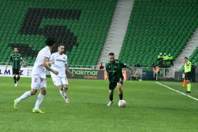 Sakaryaspor Sahasında Erzincanspor Karşısında Mağlup Ayrıldı