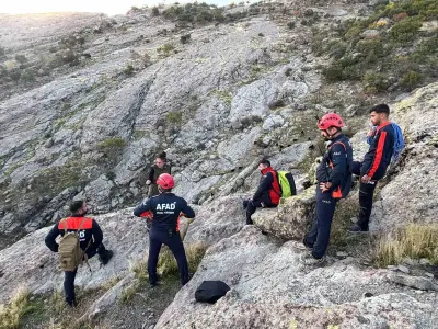 Tunceli Esentepe Mahallesi’nde Kayalıklarda Mahsur Kalan Keçiler Kurtarıldı