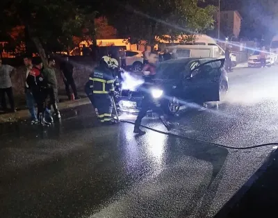 Batman'da Seyir Halindeki Otomobil Alev Aldı