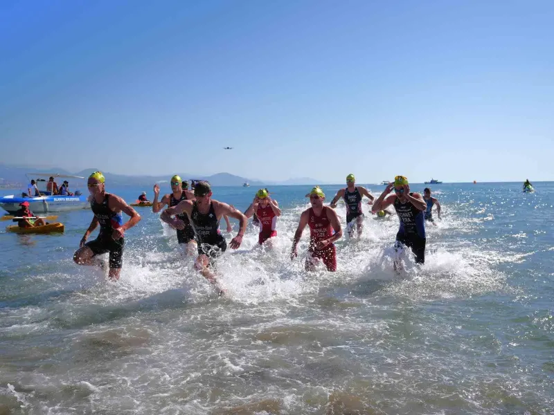35. Uluslararası Alanya Triatlonu Coşkulu Bir Başlangıç Yaptı
