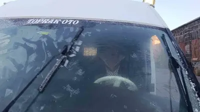 Kars’ta Dondurucu Soğuk: Araçların Camları Buz Tuttu