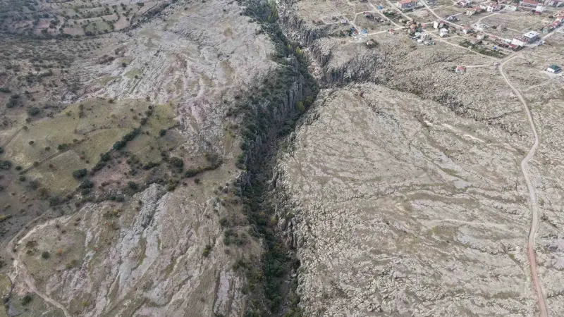 Aksaray Manastır Vadisi Tarihi Dokusu Ve Doğal Güzellikleriyle İlgi Çekiyor