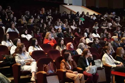 Bursa'da Düzenlenen Anne Sütü Sempozyumuna Yoğun Katılım Gerçekleşti