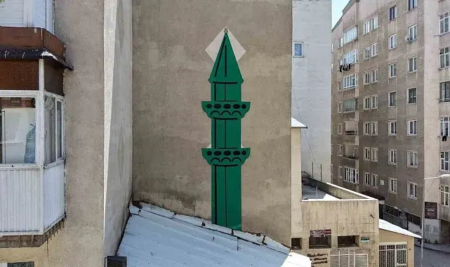 Minareye yer bulamayınca duvara tasarladılar